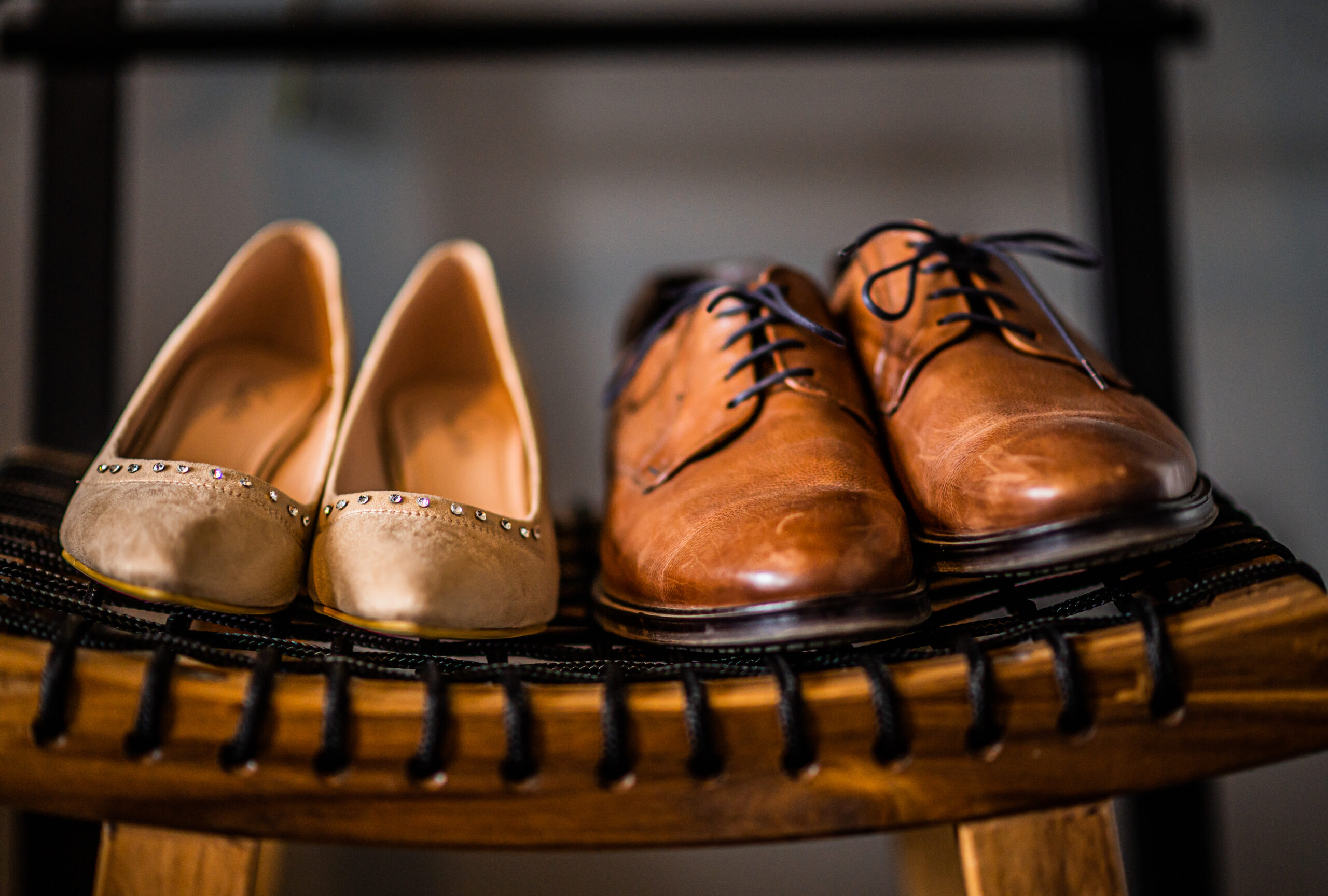 Stool with shoes